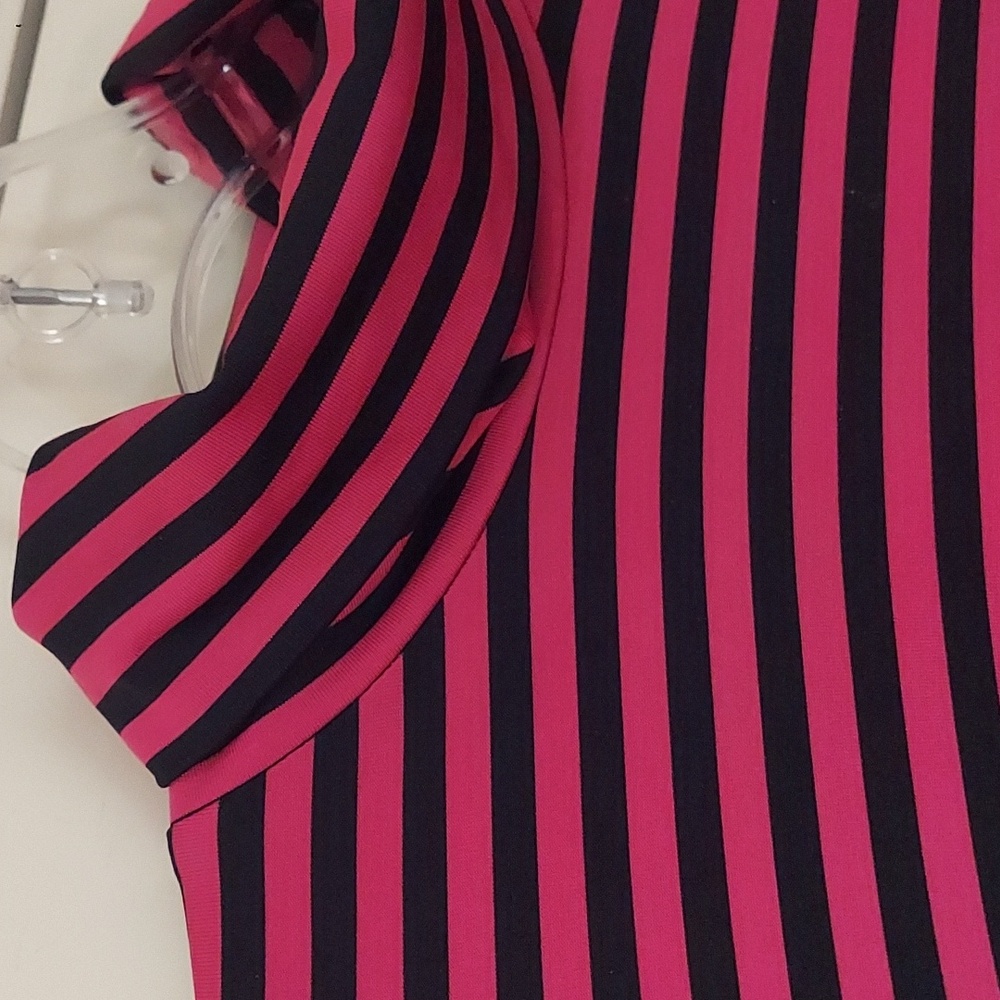 Stripe Turtle Neck - Picture 4 of 6